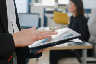 Entreprise : pourquoi mettre des tablettes à disposition des visiteurs ?